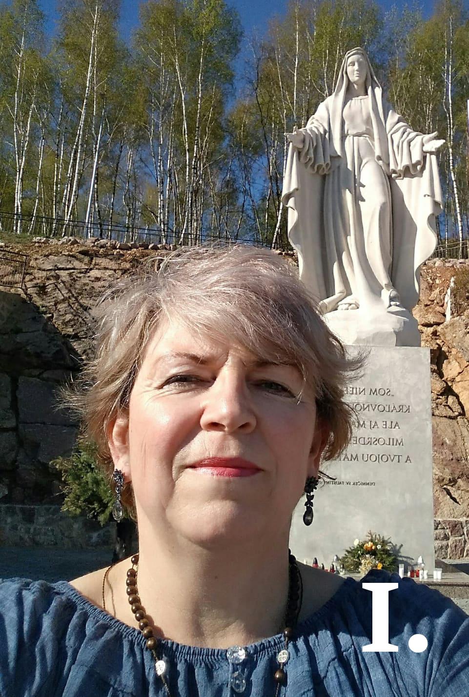 Krízová krížová cesta. 14 pohľadov z prvej línie