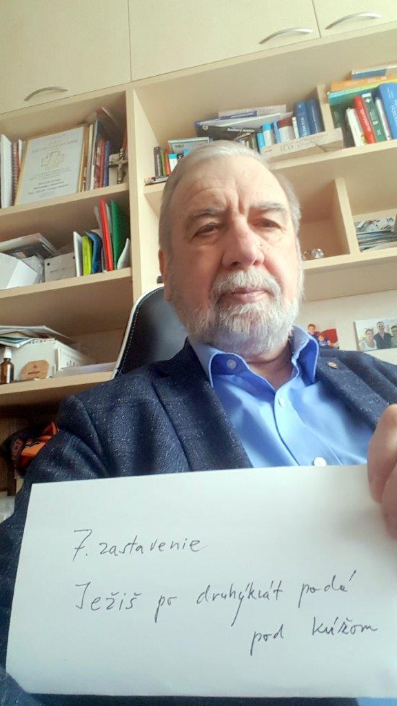Krízová krížová cesta. 14 pohľadov z prvej línie