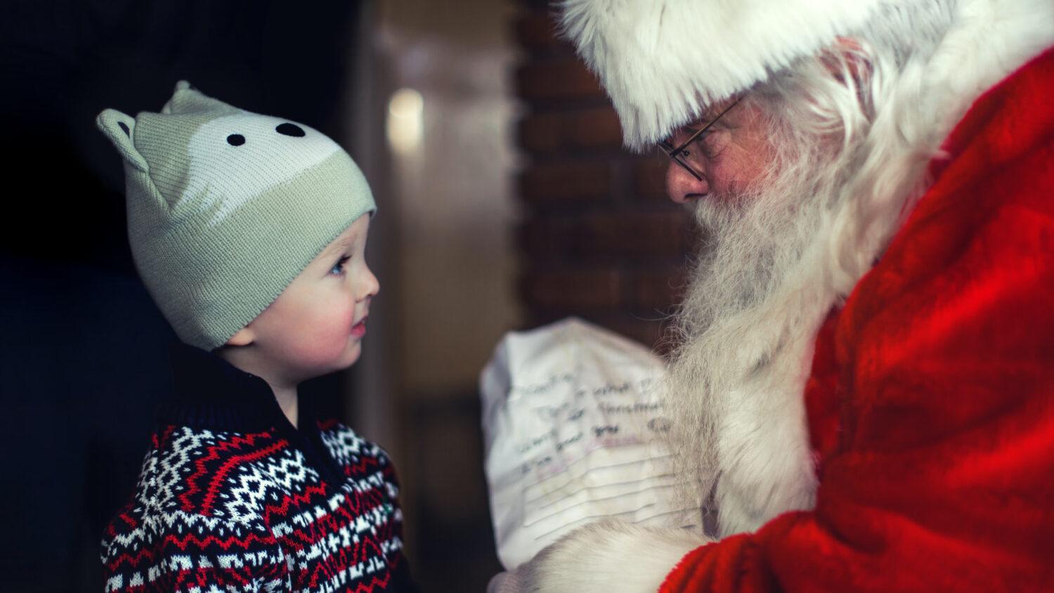 Ježiško verzus Santa Claus. Nájdete päť rozdielov?