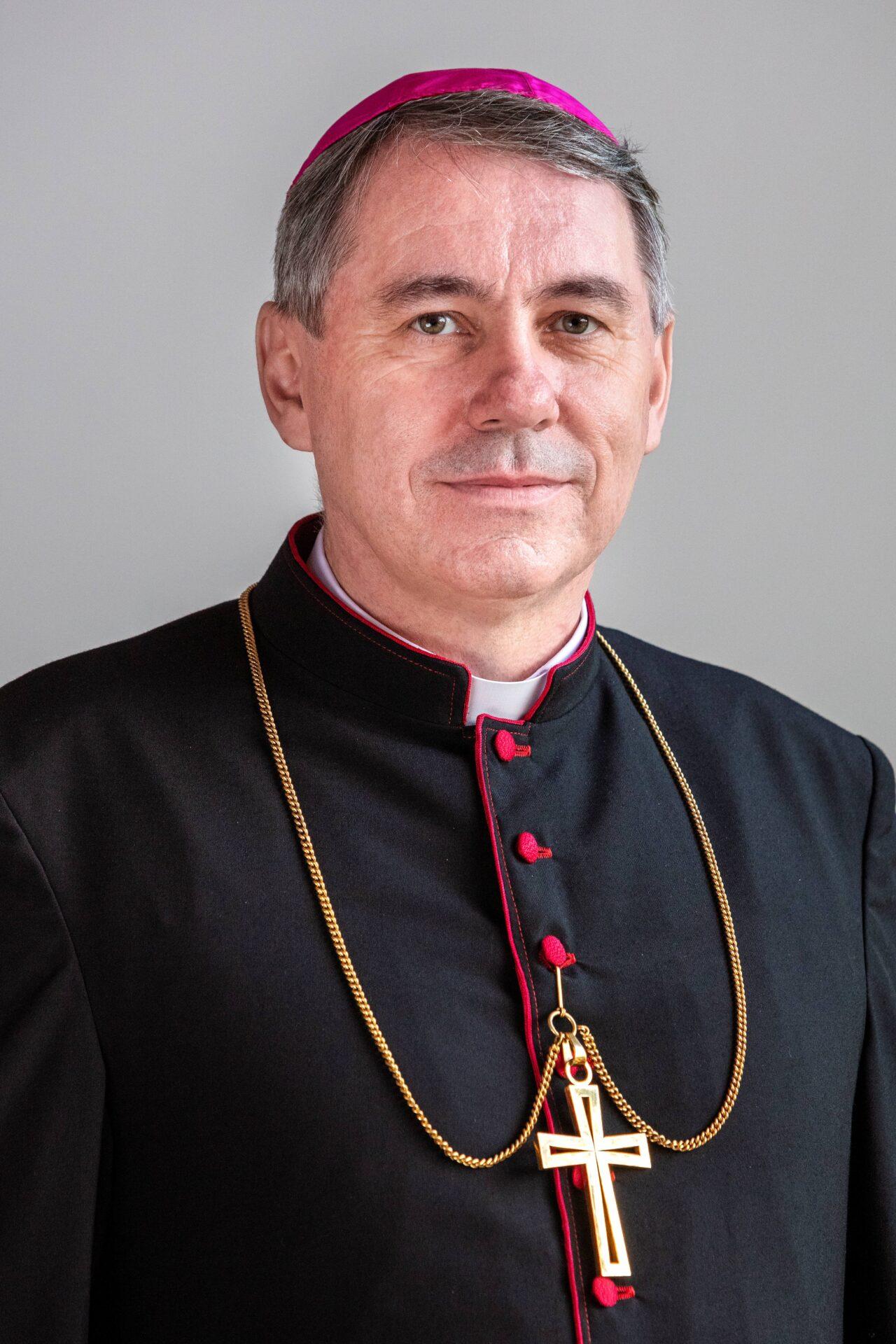 Kultúrne tipy od otcov biskupov: Princ a bedár, The Chosen či Sima Magušinová