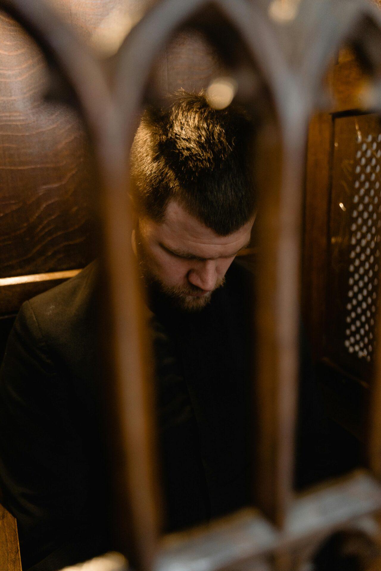 Morálny teológ a psychologička: Je obdivuhodné, keď ľudia chodia na spoveď aj napriek tomu, čo si od kňazov vypočuli