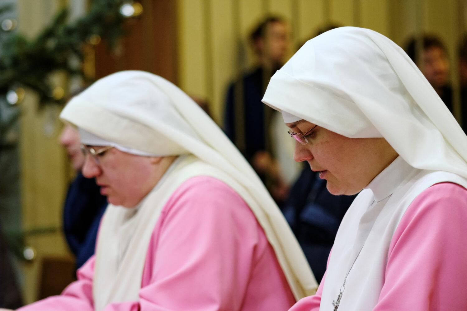 Sestry Služobnice Ducha Svätého ustavičnej poklony: On jediný stačí