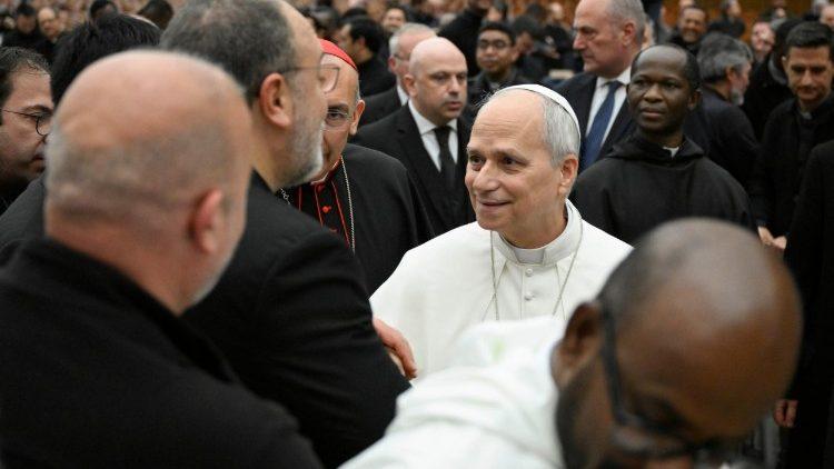 Kráčanie s pápežomLevom XIV.