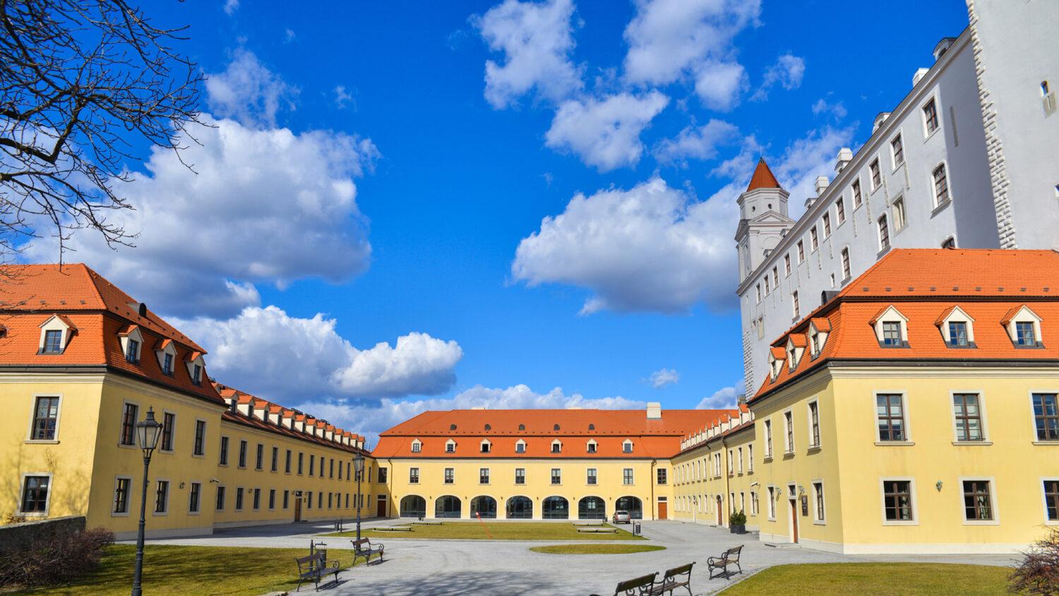 Kto môže byť biskupom?