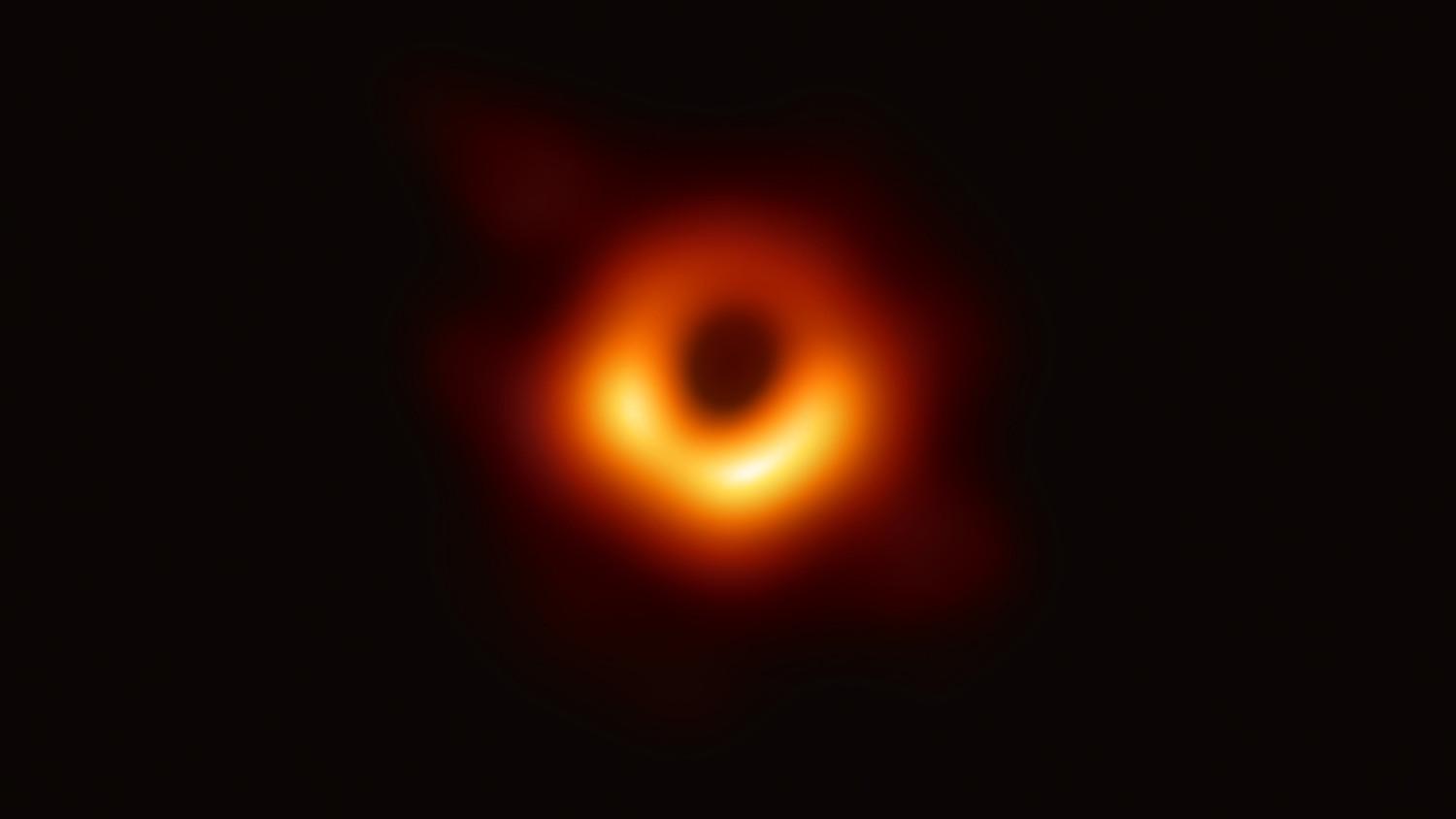 Mimoriadny pokrok: Ľudstvo po prvýkrát odfotilo čiernu dieru
