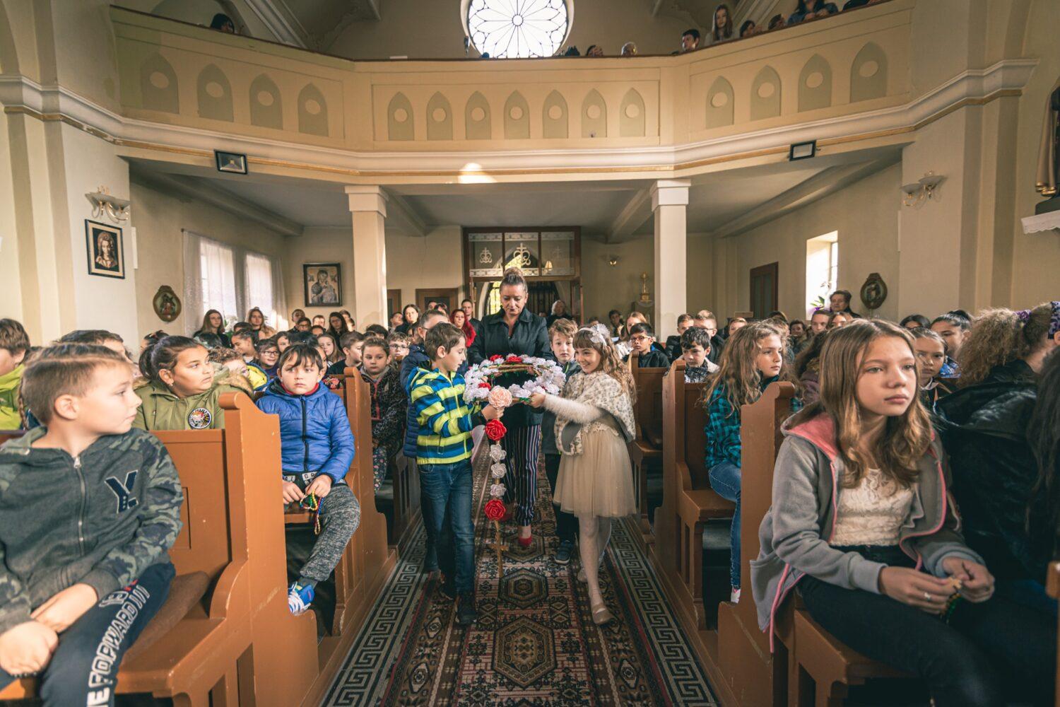 Na Slovensku sa 20-tisíc detí modlilo za mier vo svete, akciu podporil aj pápež František