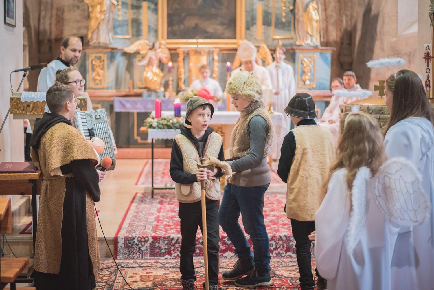 Biskupi požehnali 2 400 koledníkom Dobrej noviny