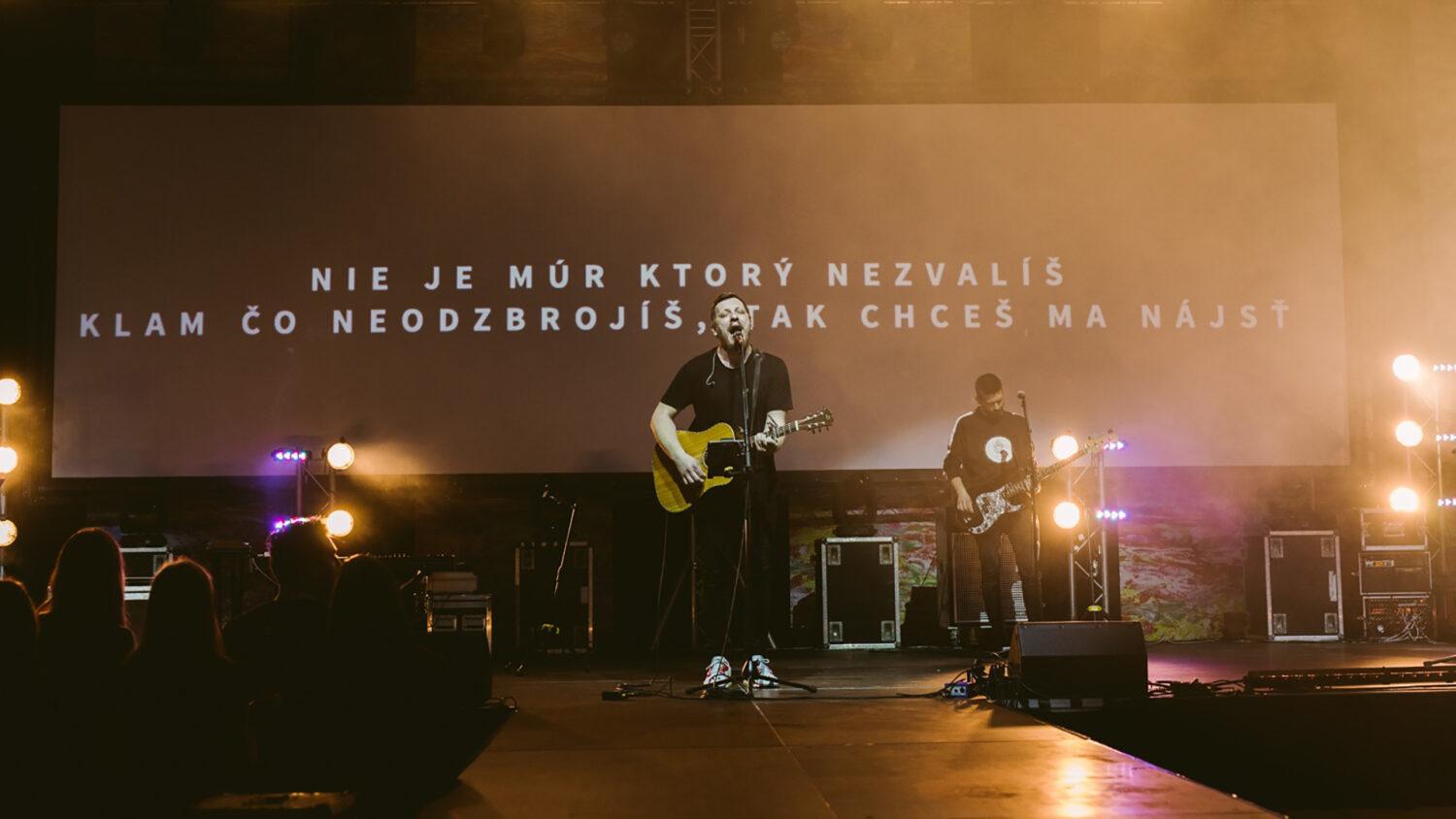 Cez kampaň “Pomôž blížnemu svojmu” môžete kúpiť vstupenku na Godzone konferenciu