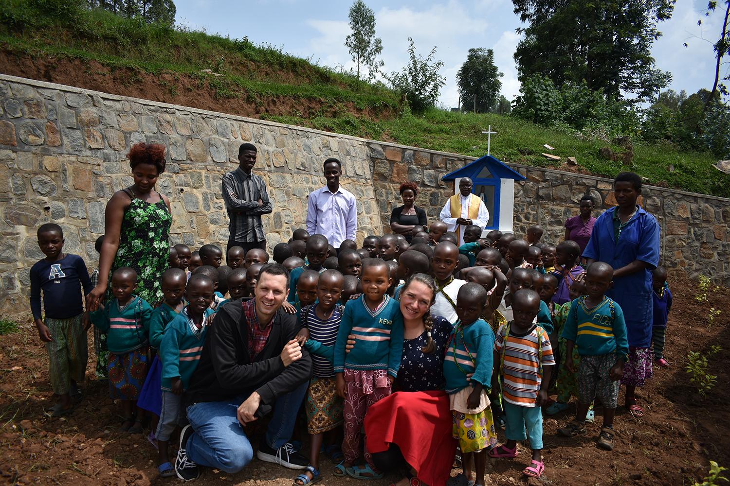 Pol roka venoval deťom v Rwande: Vo svätej zemi som našiel aj pokoru