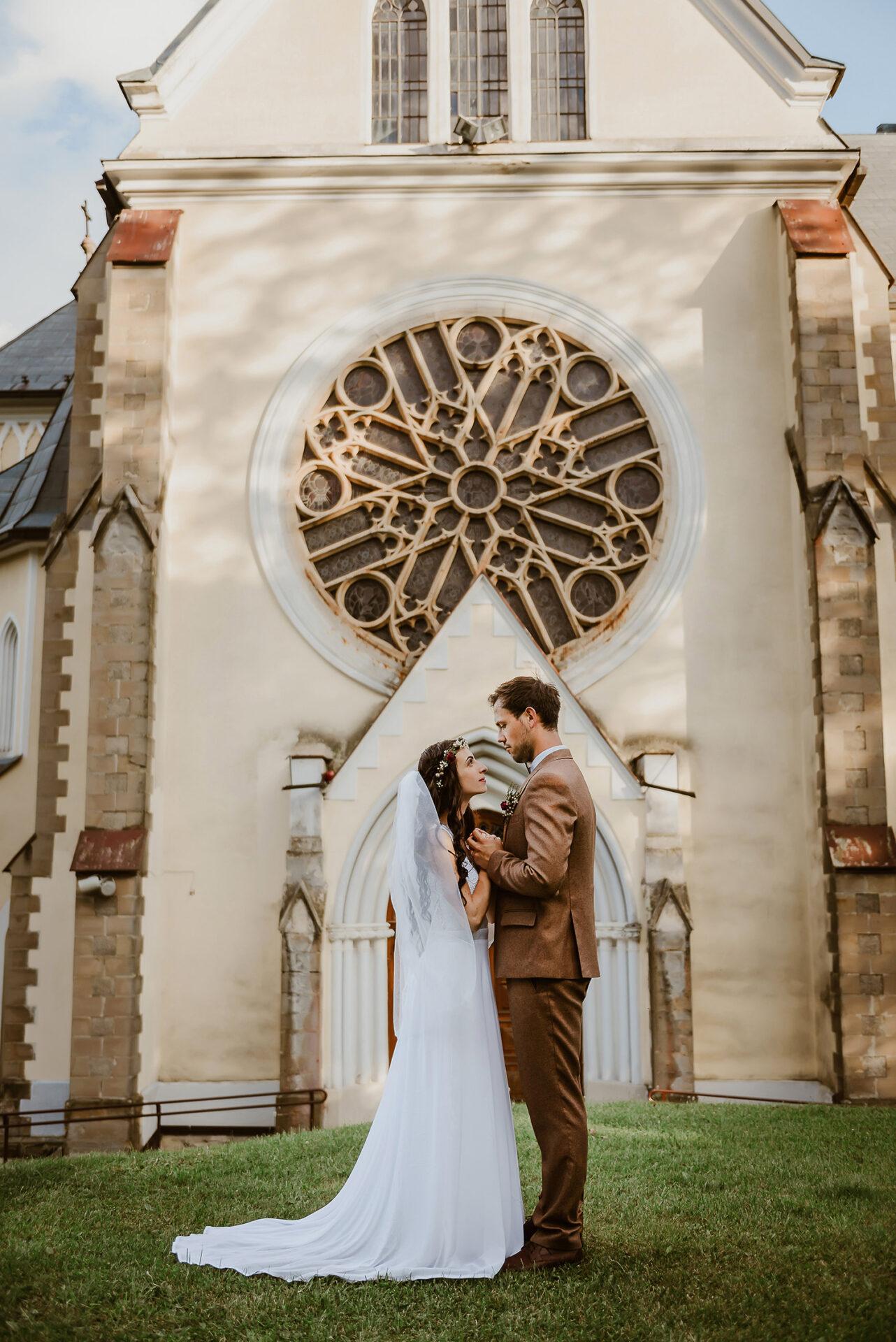 Manželstvo za oponou odhaľujú salezián, svadobný fotograf  a cirkevný právnik