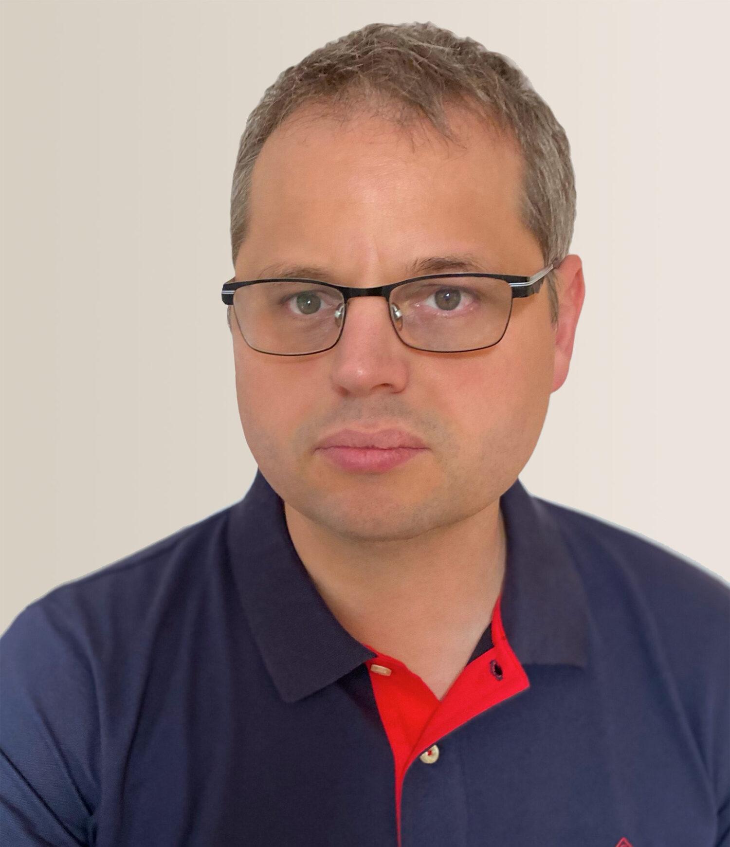 Psychológ Juraj Holdoš: Nadmerné používanie sociálnych sietí zvyšuje osamelosť a depresiu