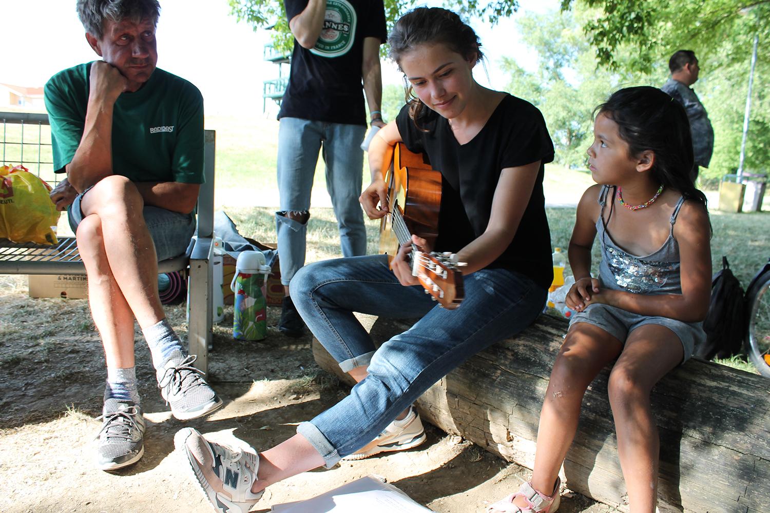Ľudia z terénu: Almužna času a pozornosti je žiadanejšia, než zopár drobných do vrecka