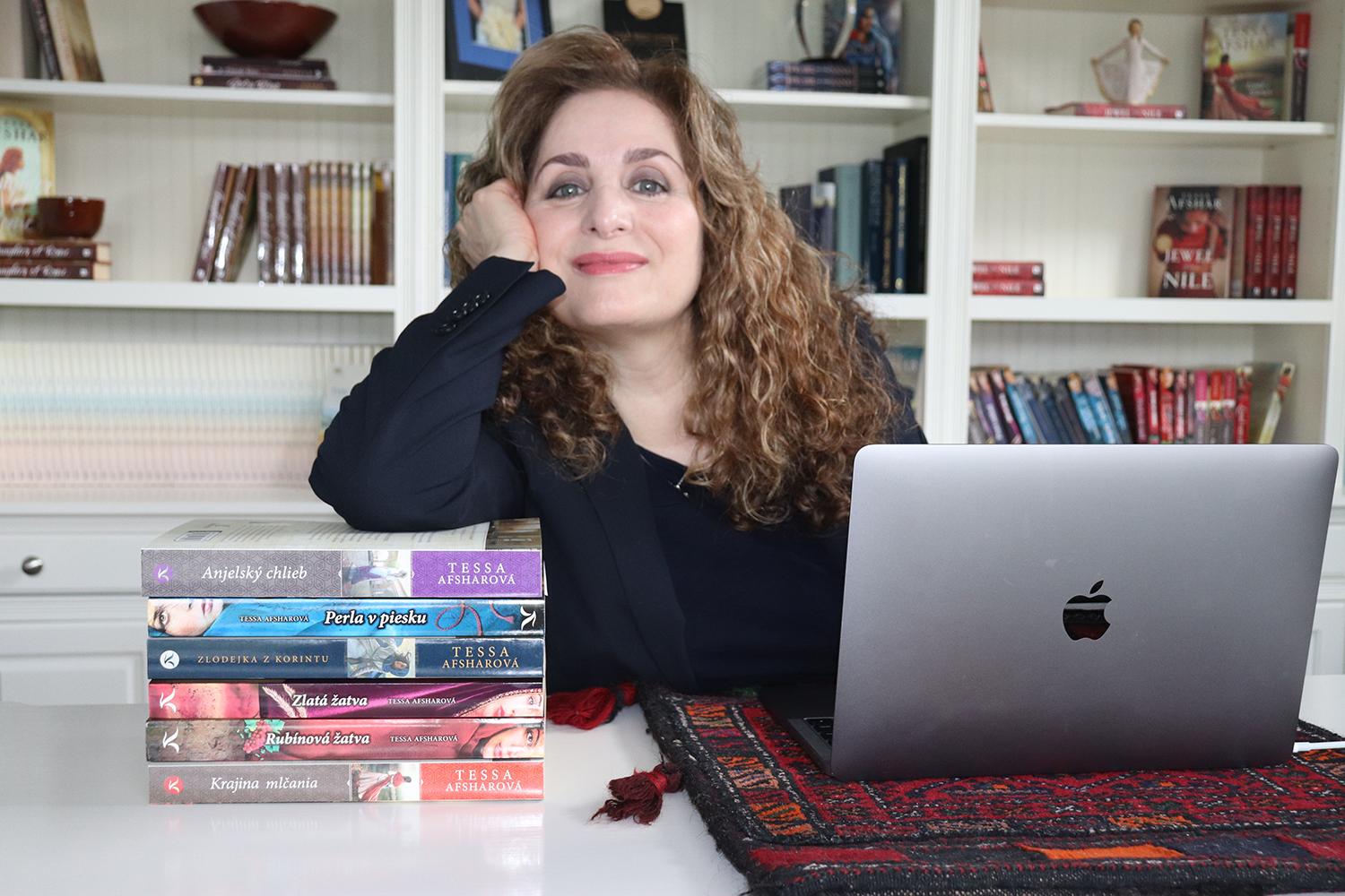 Spisovateľka Tessa Afsharová: Chcela som sa vzdať. Bola som si istá, že moje príbehy nikto nebude chcieť čítať