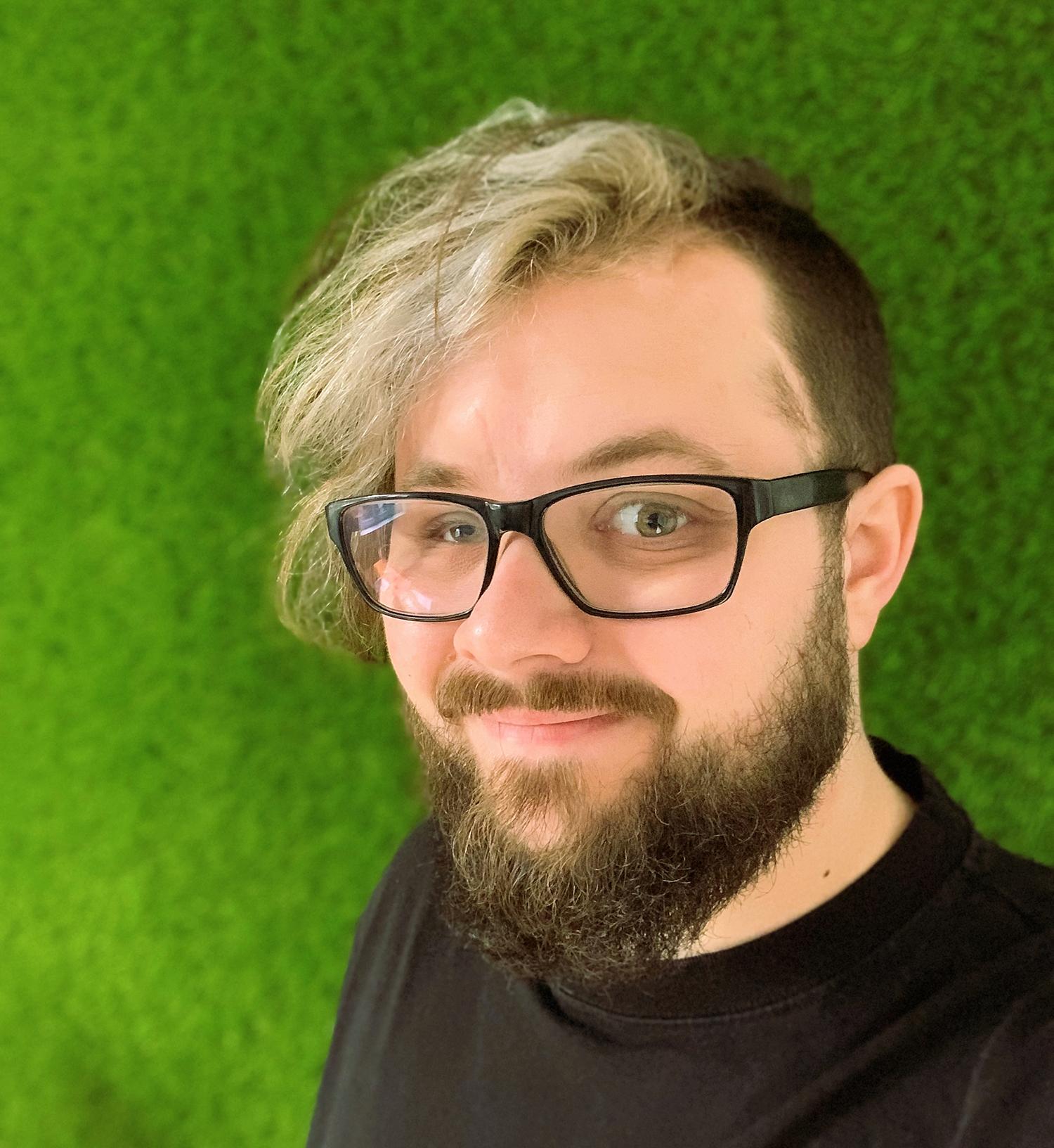 Grafik a dizajnér Matej Hlavatý: To, že som prežil, je zázrak, na ktorý hľadám odpoveď celý život