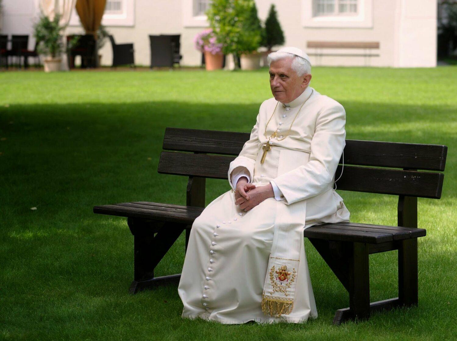 Tri tipy, ako viac spoznať Benedikta XVI.