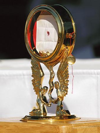 Keď sa Eucharistia stáva mäsom a krvou