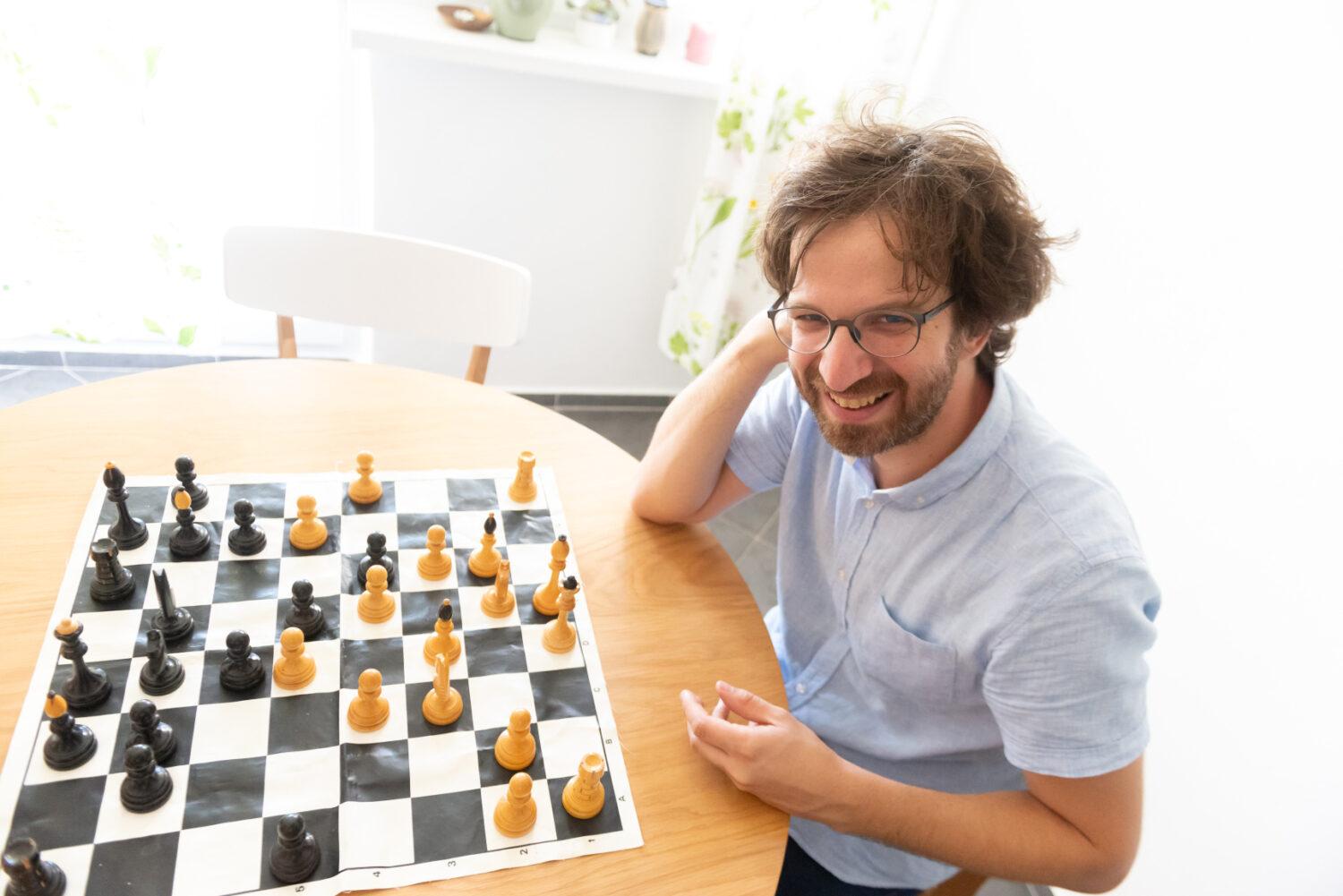 Šachový veľmajster Ján Markoš: Neuzatvárajme sa pred druhými. Ľudskosť je vždy prvoradá