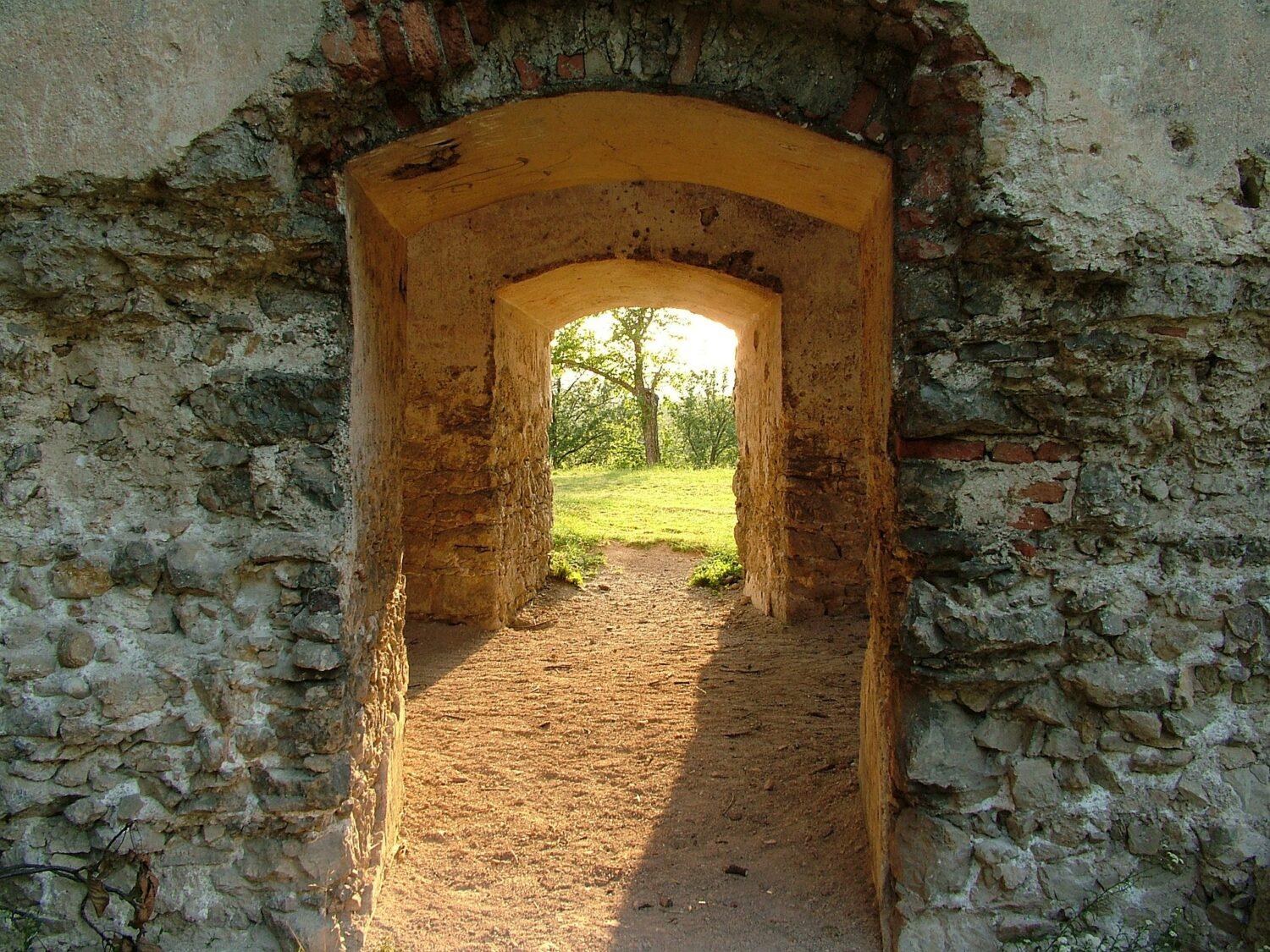 Katarínka: Ruina, ktorej vdýchli život dobrovoľníci (tipy na duchovný výlet)