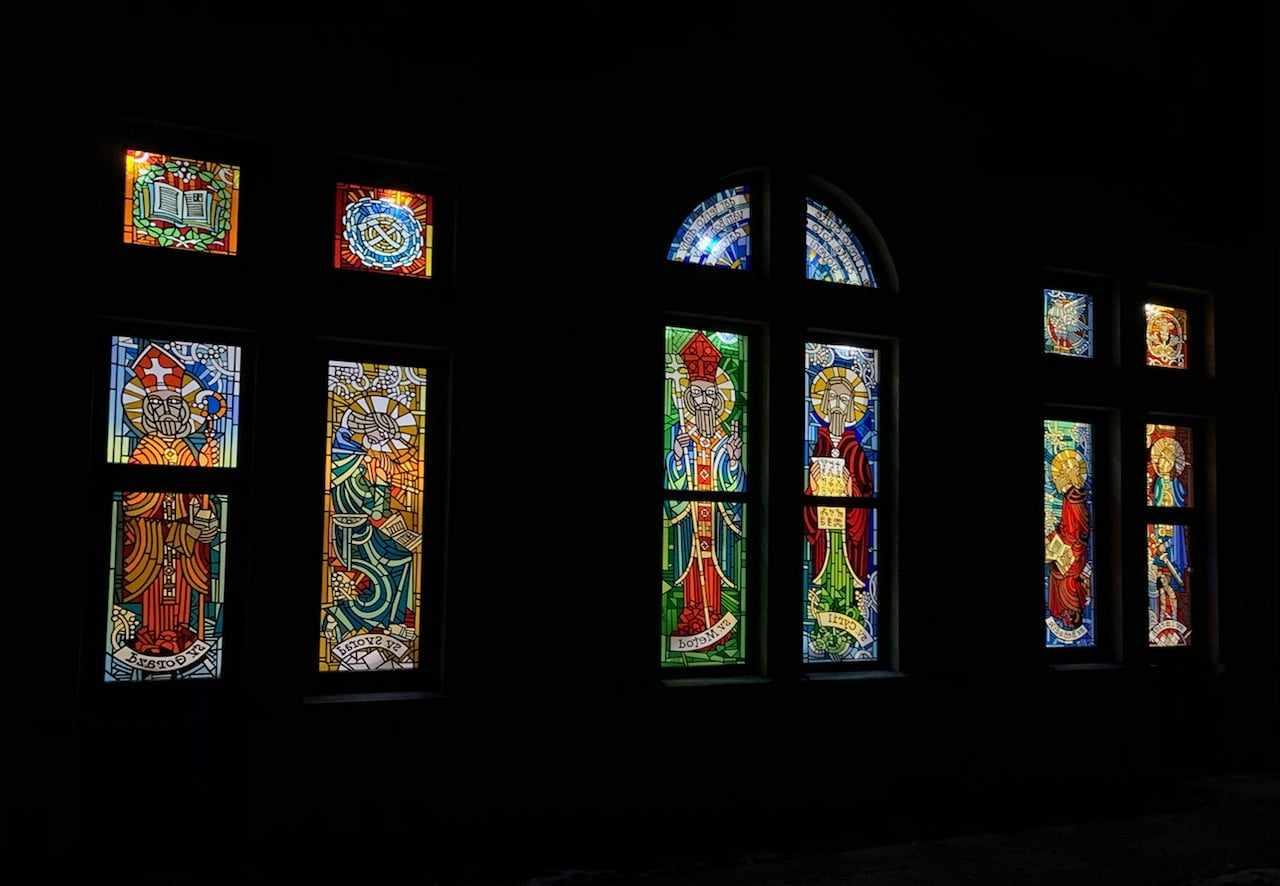 Vitrážistka Darina Szöllösiová: Rada na seba nechávam pôsobiť svetlo, ktoré prenikne mozaikou vitráže