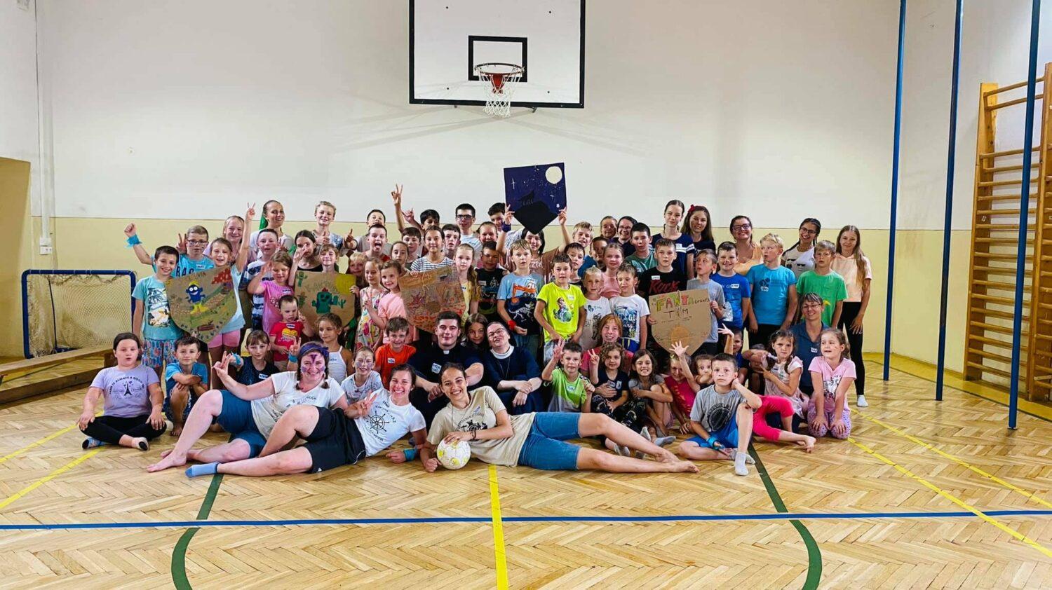 Sestra Ulrika: Dieťa sa naučí dôverovať Bohu, ak vidí rodičov pri modlitbe a v harmonickom vzťahu