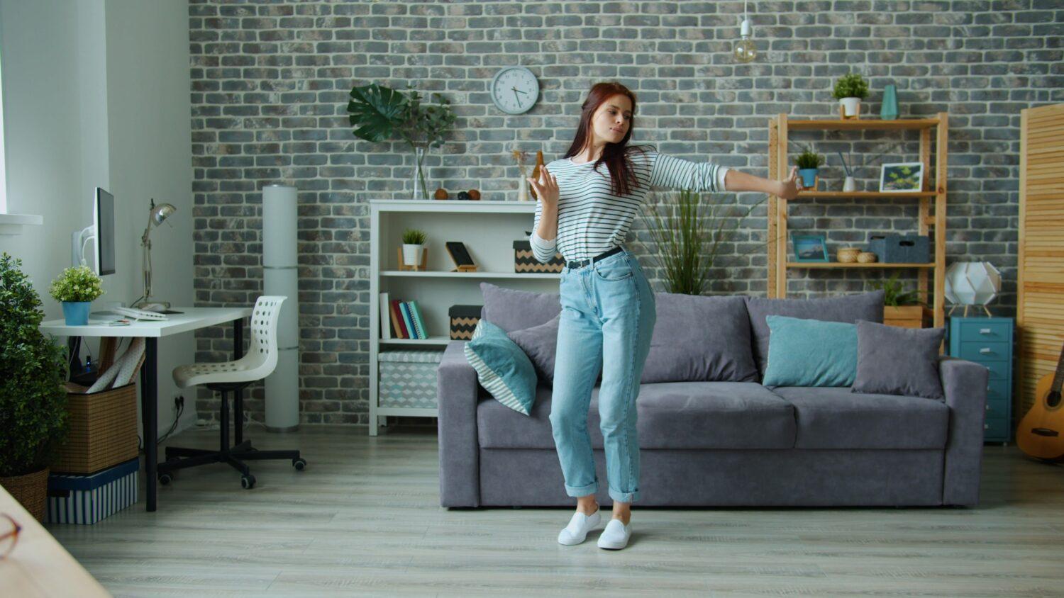 Keď slová nestačia, prehovorí telo: Čo je tanečno-pohybová terapia a komu pomáha?